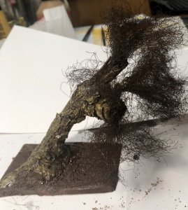 Baum Tabletop Gelände Baum aus Holz und Stahlwolle auf MDF-Platte und Bemalung als Gelände für Tabletop