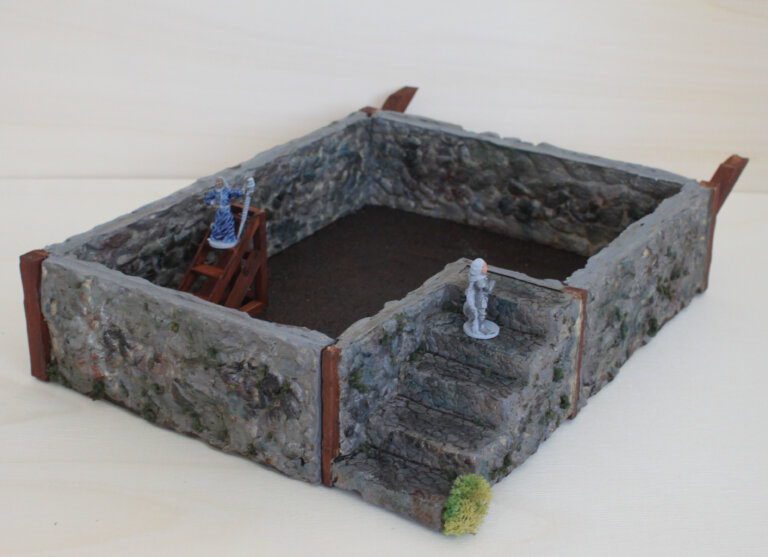 Kellergeschoß mit Miniaturen für den Größenvergleich